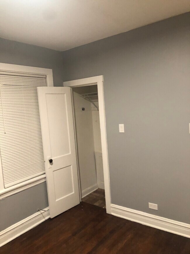 DORMITORIO - 1818 N Luna Ave