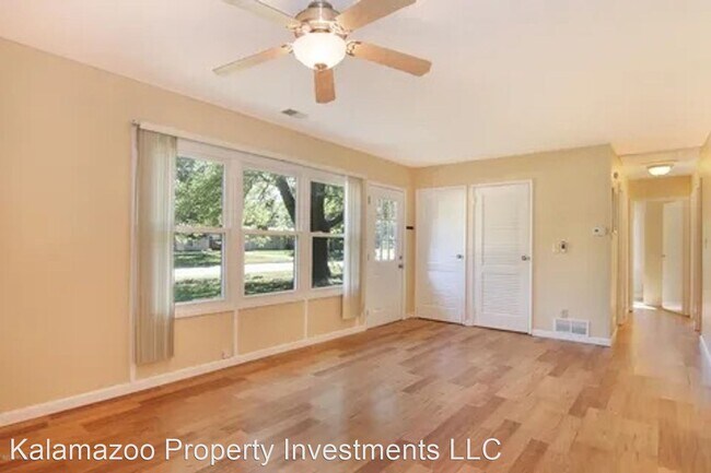 Building Photo - 3 br, 1 bath House - Sonora Street 2725