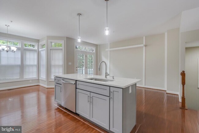Foto del edificio - 18001 Foxworth Ct