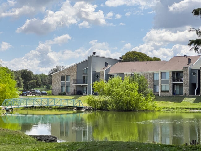 Building Photo - Regatta