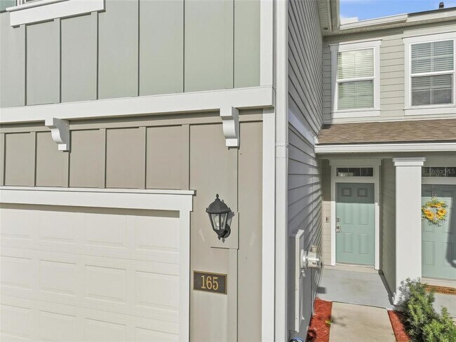 Building Photo - 165 Redbud Rd