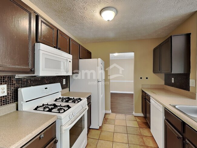 Foto del edificio - 3817 Majestic Ln SW