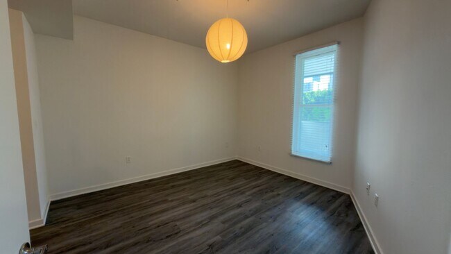 Interior Photo - Canvas LA