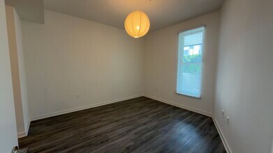 Interior Photo - Canvas LA