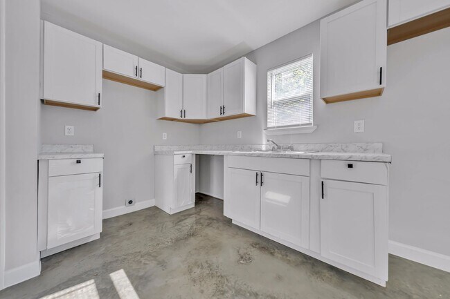 Building Photo - New Rental Opportunity in Memphis!