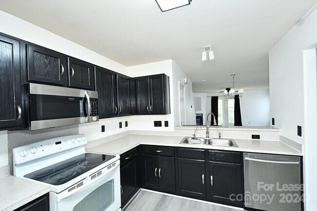 Foto del edificio - 2522 Cochrane Dr