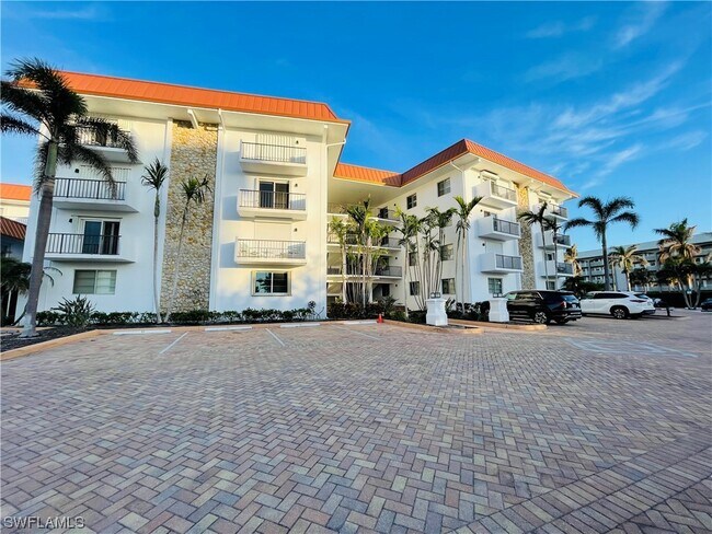 Building Photo - 2900 Gulf Shore Blvd N