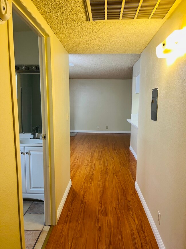 Foto del edificio - 13406 Moorpark St