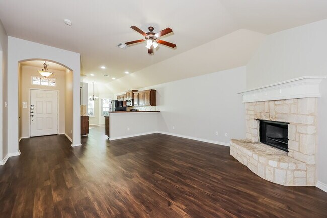 Foto del edificio - 1109 Hidden Meadow Dr