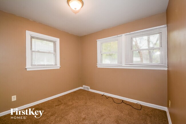 Building Photo - 15 Linkous Dr