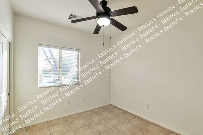 Building Photo - 8960 N Country Home Ln