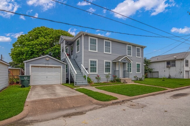 Building Photo - 4618 Avenue S 1/2