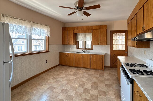 Foto del edificio - 1040 Broadway