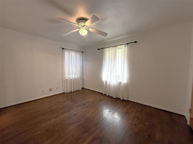 Building Photo - 3419 Linkwood Dr