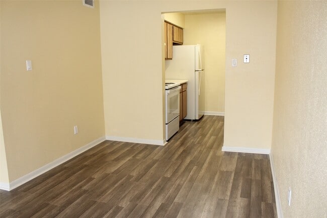 Building Photo - 3919 Fairmont Pkwy