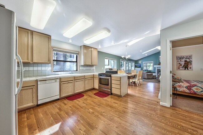 Foto del edificio - 8862 Minnow Ave