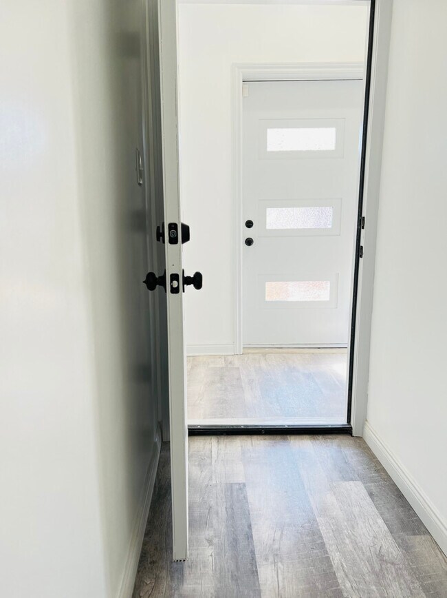Foto del edificio - 1214 W 71st St