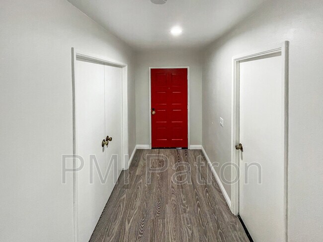 Building Photo - 16446 Stowers Ave