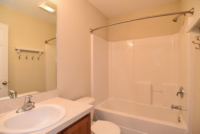 Building Photo - 5 Canyon Oak Loop