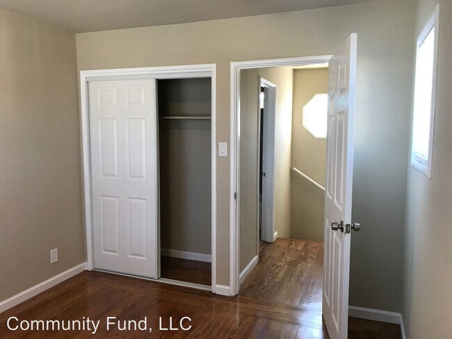 Building Photo - 10701 Apricot St