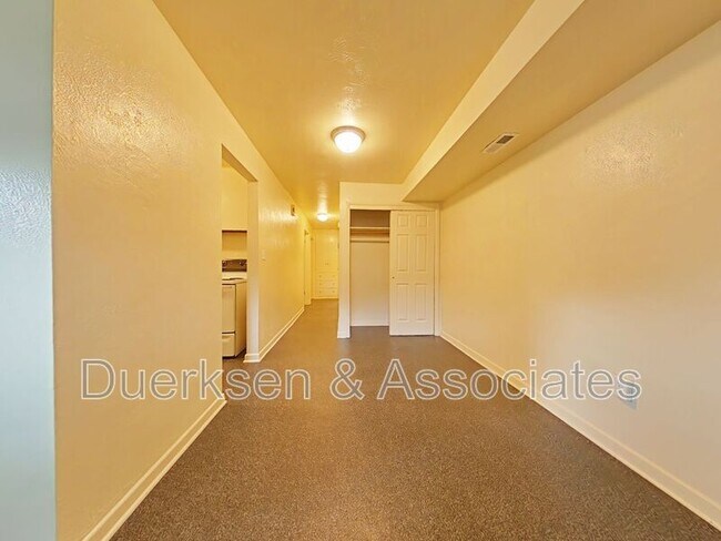 Building Photo - 2709 NW Taylor Ave