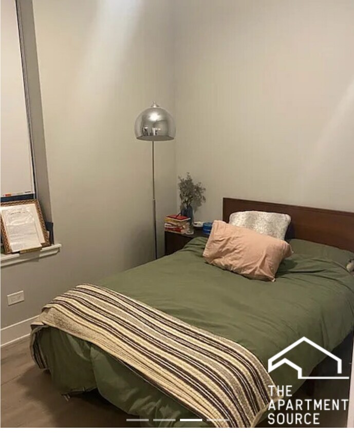 Foto del edificio - 1456 W Addison St