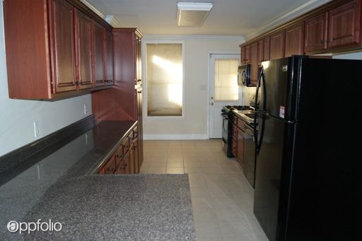 Building Photo - 204 N Milton Ave