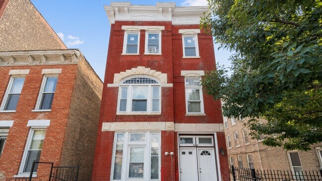 Building Photo - 1309 W Huron St