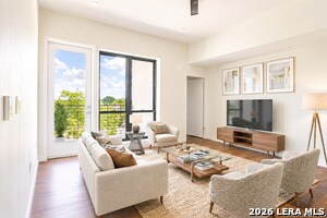 Foto del edificio - 1322 E 12th St