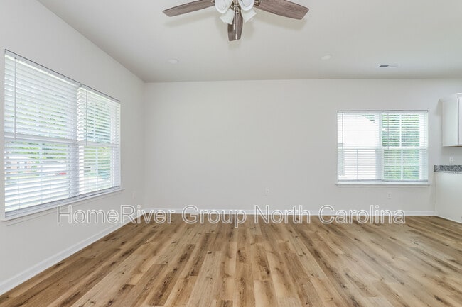 Foto del edificio - 2860 Greenway Ave NW