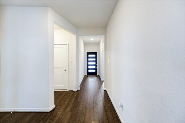 Foto del edificio - 7806 Wyndham Hbr Ct