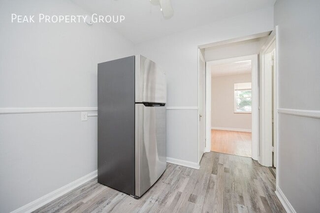 Foto del edificio - 5828 Ridge Ave