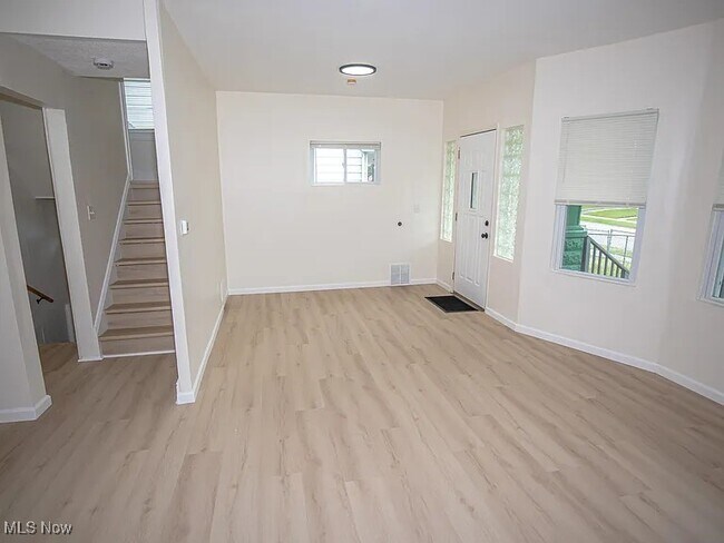 Foto del edificio - 3219 W 86th St