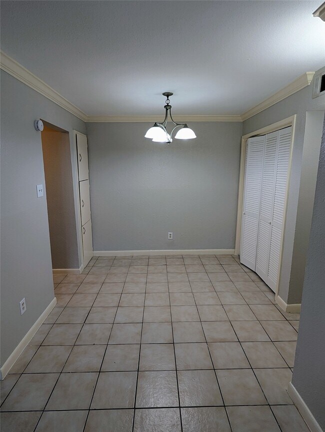 Foto del edificio - 7200 Clarewood Dr