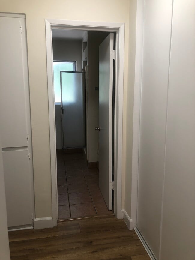 Building Photo - 514 S Gramercy Pl