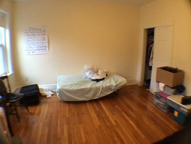 Building Photo - 19 Fairbanks St