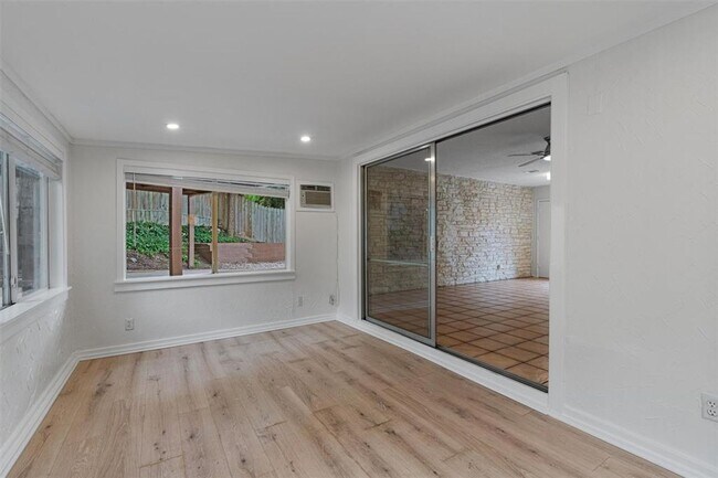 Foto del edificio - 2616-2618 Audubon Pl