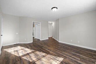 Building Photo - 208 Chapel St