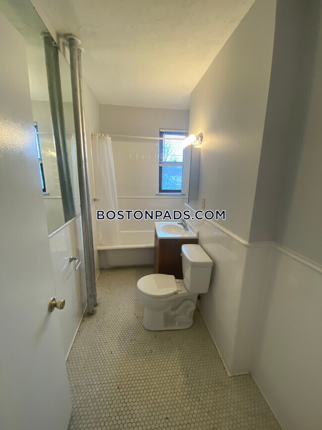 Foto del edificio - 655 Western Ave