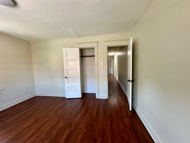 Dormitorio trasero - 415 9th St