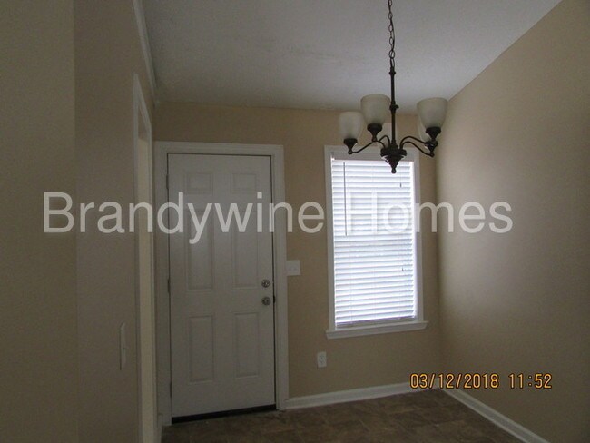Building Photo - 204 Martins Ct