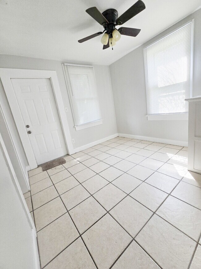 Foto del edificio - "Charming 1-Bedroom Home in Winter Haven – Perfect for Cozy Living!"