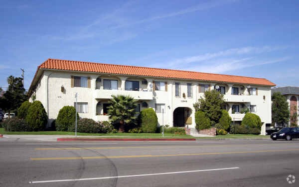 Foto del edificio - 10949 Palms Blvd