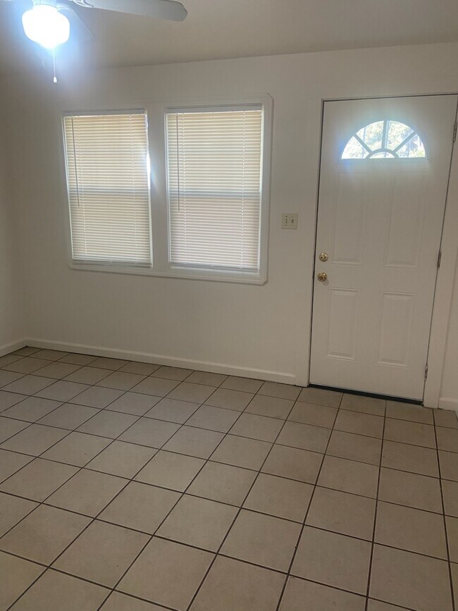 Foto del edificio - 1101 A St