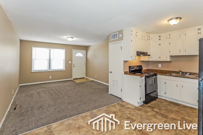 Foto del edificio - 5201 Palmer Dr