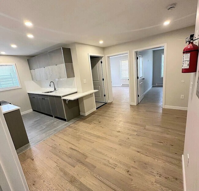 Foto del edificio - 307-347-347 Littleton Ave