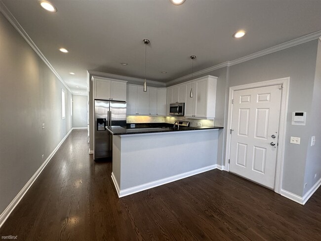 Foto del edificio - 3 br, 2 bath Condo - 4308 N Lincoln Ave