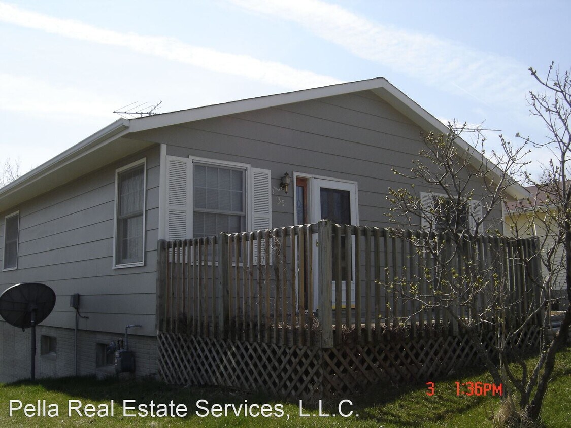 35 Brook Cir, Pella, IA 50219 House Rental in Pella, IA