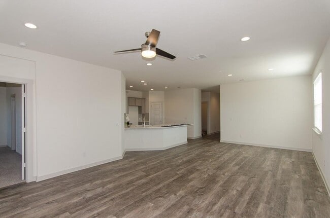 Building Photo - 217 Deserti Rd