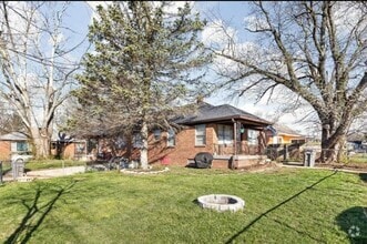 Building Photo - 1604 N Riley Ave